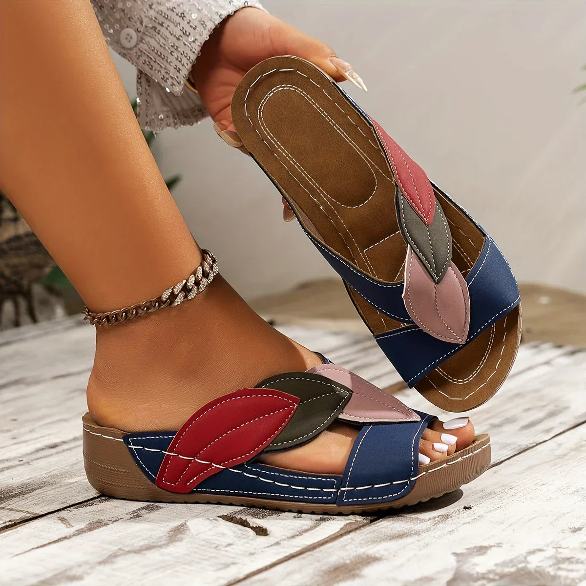 Claire™ | Sandales élégantes à enfiler avec motif de feuilles