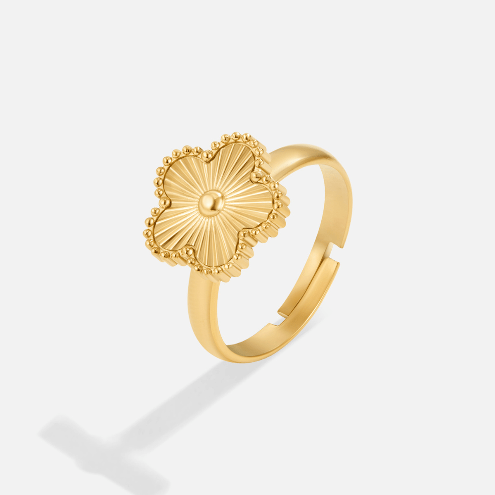 Bague en trèfle doré